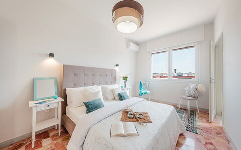Nova Domus 6: Meubles, Lit, Design Intérieur, Chambre, Sol, Sol, Drap De Lit, Literie, Pièce, Plafond