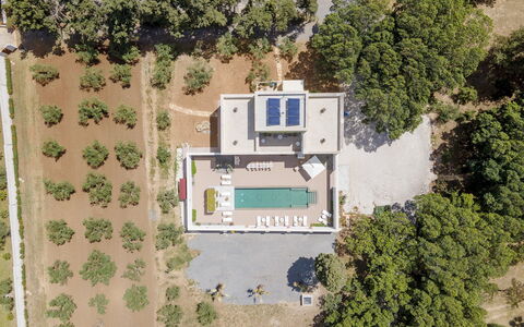 Villa Maria Paradiso 10: Piscine, Zone Résidentielle, Photographie Aérienne, Biens, Vue Du Ciel, Recours, Aménagement Paysager, Conception, Villa, Manoir