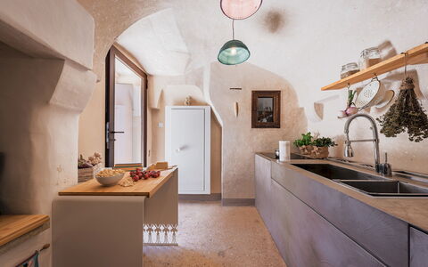 Masseria Muto 6: Mur, Design Intérieur, Sol, Cuisine, Meubles, Domicile, Sol, Comptoir, Plafond, Luminaire Plomberie