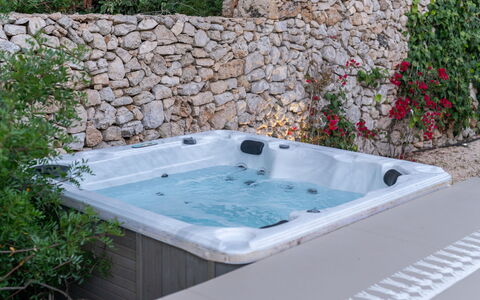 Masseria Muto 6: Composite, Pot De Fleur, Jacuzzi, Jardin, Baignoire, Piscine, Luminaire Plomberie, Caractéristique De L'Eau, Plante D'Appartement