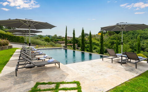 Villa Krisztina 10: Mobilier De Jardin, Piscine, Meubles, Chaise, Parapluie, Balancelle, Recours, Ombre, Loisir, Jardin