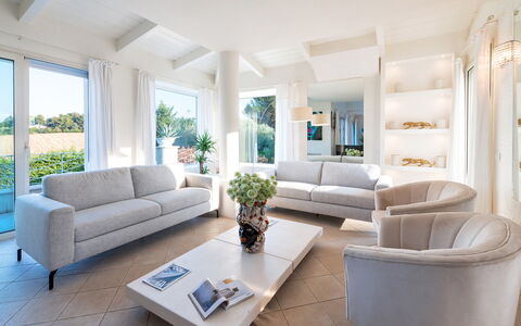 Villa Bianca 10: Meubles, Design Intérieur, Canapé, Sol, Sol, Salon, Table, Domicile, Pièce, Bois