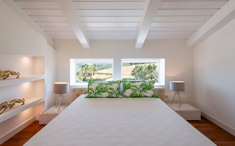 Villa Bianca 10: Lit, Design Intérieur, Chambre, Mur, Literie, Meubles, Drap De Lit, Bois, Sol, Sol