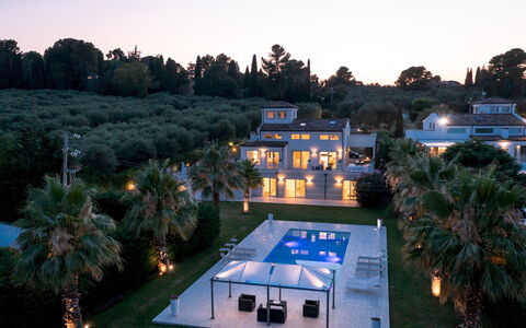 Villa Bianca 10: Piscine, Recours, Biens, Manoir, Villa, Hacienda, Aménagement Paysager, Eco Hôtel, Ville Resort