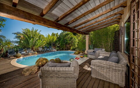 Villa Ashram 6: Piscine, Meubles, Mobilier De Jardin, Recours, Eco Hôtel, Chaise, Ombre, Loisir, Pot De Fleur, Plate-Forme