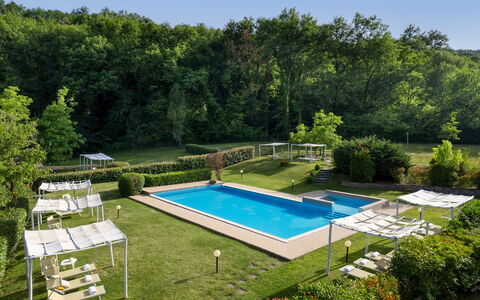 Valleverde 28+2: Piscine, Recours, Loisir, Eco Hôtel, Jardin, Mobilier De Jardin, Balancelle, Aménagement Paysager, Ombre, Thermes