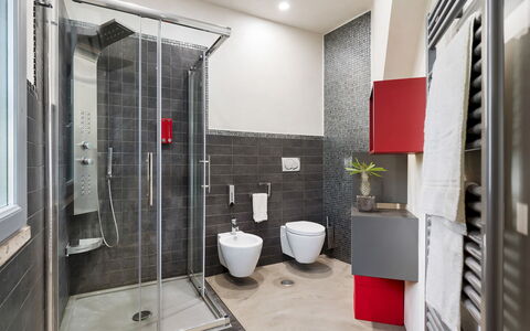 Villa Tiberio 6+2: Mur, Luminaire Plomberie, Sol, Design Intérieur, Évier, Salle De Bains, Sol, Toilette, Plomberie, Lavabo