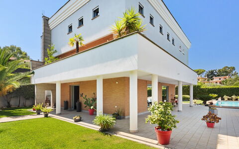 Villa Tiberio 6+2: Zone Résidentielle, Domicile, Biens, Hacienda, Ombre, Aménagement Paysager, Manoir, Villa, Conception, Balcon