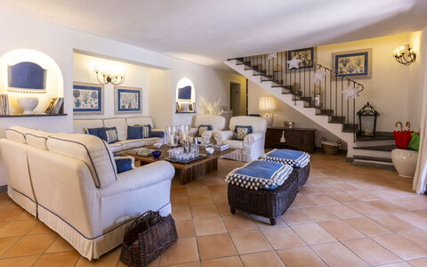 Villa Bambù 9+2: Meubles, Design Intérieur, Canapé, Sol, Sol, Salon, Table, Chaise, Pièce, Domicile
