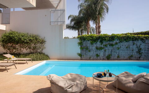 Villa Carrubo 4: Piscine, Mobilier De Jardin, Recours, Composite, Eco Hôtel, Ombre, Loisir, Balancelle, Villa, Plante D'Appartement