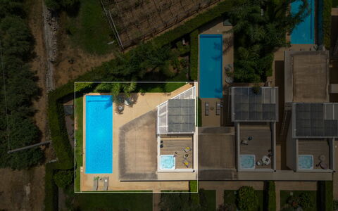 Villa Mandorlo 4: Piscine, Recours, Zone Résidentielle, Thermes, Design Urbain, Composite, Eco Hôtel, Biens, Tuile, Caractéristique De L'Eau