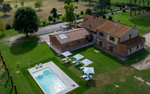 Tenuta Francigena 8: Biens, Pelouse, Hacienda, Cour, Villa, Manoir, Ferme, Piscine, Arrière-Cour, Parc