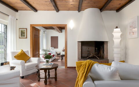 Tenuta Francigena 8: Design Intérieur, Meubles, Sol, Mur, Sol, Plafond, Pièce, Salon, Domicile, Canapé