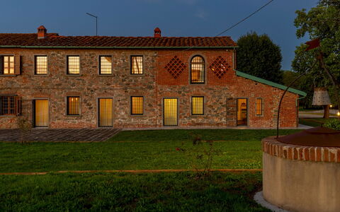 Tenuta Francigena 8: Ciel, Herbe, Mur, Architecture, Maison, Paysage, Domicile, Brique, Lot Terre, Brickwork