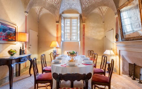 Palazzo Pozzo Bonelli 14: Meubles, Design Intérieur, Plafond, Table, Chaise, Éclairage, Sol, Salle À Manger, Pièce, Luminaire