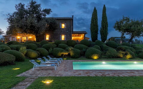 Villa dei Rosmarini 8: Piscine, Arbuste, Jardin, Lot Terre, Biens, Aménagement Paysager, Haie, Pelouse, Ferme, Cour