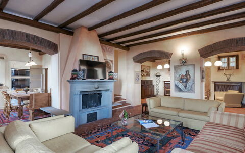 Tenuta Navelli 12+2: Meubles, Design Intérieur, Mur, Canapé, Sol, Bois, Plafond, Pièce, Sol, Salon