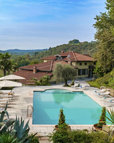 Tenuta Navelli 12+2: Piscine, Recours, Eco Hôtel, Biens, Thermes, Hacienda, Villa, Ville Resort, Mobilier De Jardin, Parapluie
