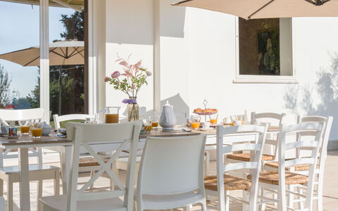 Nonna Isa 12: Meubles, Chaise, Table, Table Cuisine Et Salle A Manger, Mobilier De Jardin, Vaisselle, Tableau De Plein Air, Restaurant, Nappe De Table, Salle À Manger