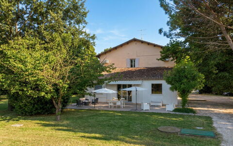 Nonna Isa 12: Arbre, Branche, Maison, Domicile, Chalet, Toit, Lot Terre, Zone Rurale, Biens, Ombre