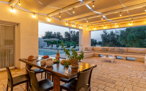 Villa Puspo 8: Meubles, Mobilier De Jardin, Sol, Chaise, Table, Sol, Piscine, Recours, Ombre, Tableau De Plein Air