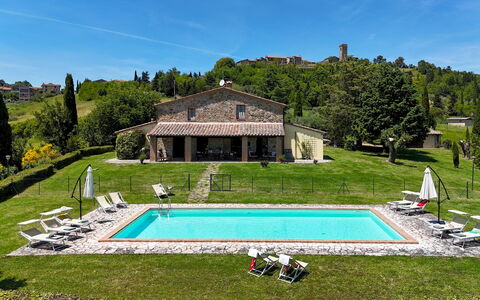 Podere San Lorenzo 12: Biens, Domicile, Ferme, Chalet, Piscine, Villa, Pelouse, Hacienda, Jardin, Manoir