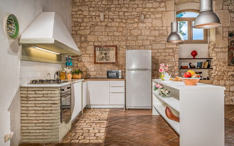 Villa Ramunna 6: Cuisine, Appareil De Cuisine, Principaux Appliance, Sol, Design Intérieur, Mur, Meubles, Comptoir, Électroménager, Sol