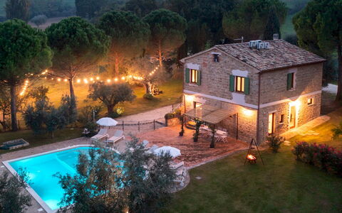 Villa Cherubini 8+1: Zone Résidentielle, Domicile, Chalet, Biens, Nuit, Manoir, Arrière-Cour, Jardin, Cour, Pelouse