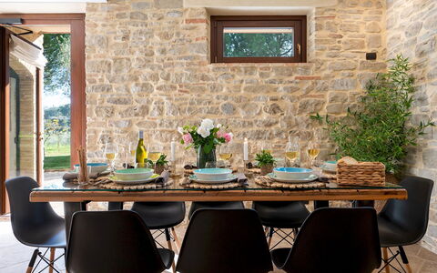 Villa Cherubini 8+1: Meubles, Design Intérieur, Mur, Table, Chaise, Bois, Sol, Table Cuisine Et Salle A Manger, Salle À Manger, Éclairage