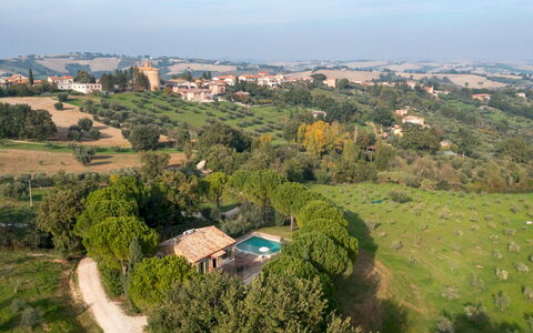Villa Cherubini 8+1: Arbre, Zone Résidentielle, Maison, Paysage, Zone Rurale, Domicile, Lot Terre, Établissements Humains, Biens, Vue Du Ciel