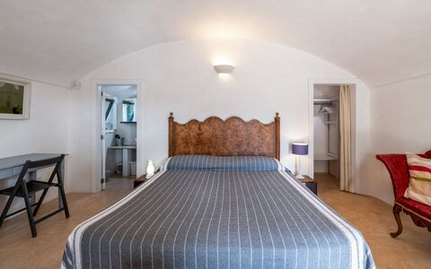 Trullo Luna 6+1: Meubles, Chambre, Domicile, Lit, Cadre De Lit, Appartement, Literie, Drap De Lit, Hôtel, Suite