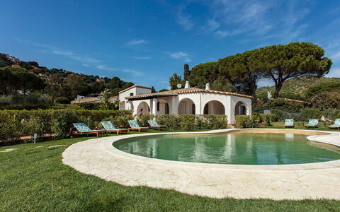 Villa Sandra 10: Colline, Jardin, Biens, Ferme, Aménagement Paysager, Hacienda, Villa, Piscine, Recours, Eco Hôtel