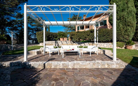 Tenuta Cavi 10: Meubles, Ombre, Mobilier De Jardin, Structure En Plein Air, Jardin, Porche, Belvédère, Pergola, Patio, Dalle