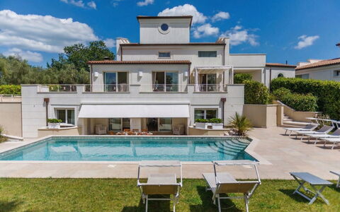 Villa Mandara 8+2: Piscine, Zone Résidentielle, Domicile, Maison, Biens, Manoir, Recours, Hacienda, Villa, Balcon