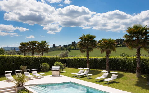 Villa Mandara 8+2: Piscine, Mobilier De Jardin, Recours, Balancelle, Lot Terre, Pelouse, Jardin, Eco Hôtel, Aménagement Paysager, Ombre