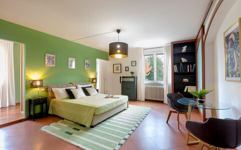 La Scuderia 8: Meubles, Design Intérieur, Mur, Sol, Pièce, Lit, Sol, Plafond, Chambre, Bois