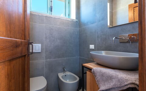 La Buona Maniera 10: Salle De Bains, Luminaire Plomberie, Sol, Mur, Sol, Bois, Évier, Lavabo, Robinet, Design Intérieur