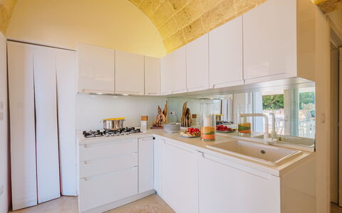 Kyvos 10: Cuisine, Design Intérieur, Appareil De Cuisine, Sol, Comptoir, Bois, Principaux Appliance, Sol, Plafond, Cabinetry