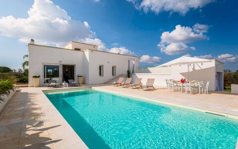 Dimora Solaris 6: Piscine, Composite, Biens, Recours, Villa, Aménagement Paysager, Eco Hôtel, Tuile, Hacienda
