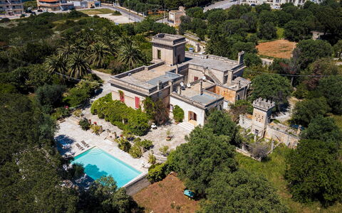 Villa dei Glicini 8+2: Piscine, Zone Résidentielle, Biens, Recours, Manoir, Hacienda, Vue Du Ciel, Aménagement Paysager, Villa, Eco Hôtel