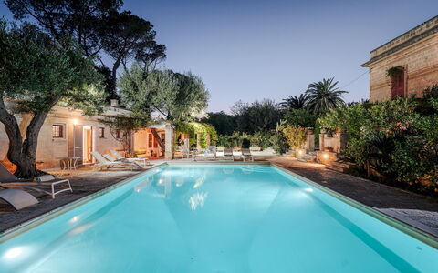 Villa dei Glicini 8+2: Piscine, Recours, Eco Hôtel, Mobilier De Jardin, Hacienda, Pot De Fleur, Ombre, Hôtel, Ville Resort