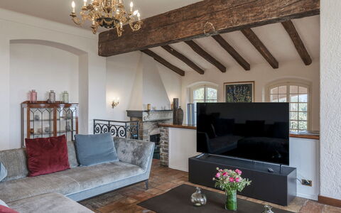 Villa la Cicaliera 10: Meubles, Design Intérieur, Mur, Canapé, Sol, Bois, Pièce, Sol, Salon, Plafond