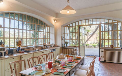 Villa la Cicaliera 10: Meubles, Design Intérieur, Table, Chaise, Table Cuisine Et Salle A Manger, Sol, Éclairage, Plafond, Cuisine, Salle À Manger