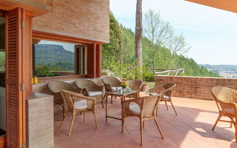 Villa Lia 10: Bois, Tache De Bois, Plafond, Dur, Eco Hôtel, Chaise, Ombre, Balcon, Brique, Recours