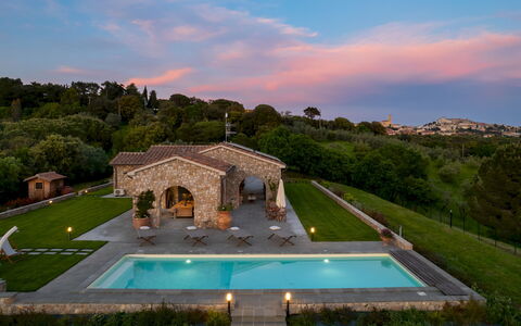 Villa la Casina 4: Piscine, Biens, Hacienda, Ferme, Villa, Aménagement Paysager, Cour, Manoir, Crépuscule