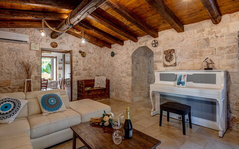 Trulli Italia 6+2: Meubles, Mur, Sol, Design Intérieur, Sol, Plafond, Table, Canapé, Pièce, Salon