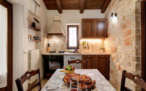 Trulli Italia 6+2: Meubles, Design Intérieur, Mur, Sol, Plafond, Cuisine, Luminaire, Comptoir, Sol, Appareil De Cuisine