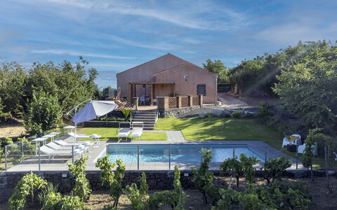 Vigne Dell'Etna 6: Piscine, Chalet, Biens, Loisir, Parapluie, Arrière-Cour, Mobilier De Jardin, Jardin, Balancelle, Recours