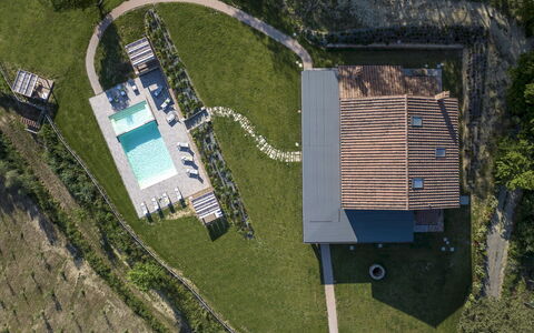 Agriresort Bacaringhe 13: Piscine, Biens, Pelouse, Loisir, Jardin, Chalet, Arrière-Cour, Aménagement Paysager, Ferme, Cour