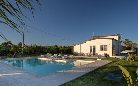 Profumo di Zagara 6+2: Bleu, Piscine, Zone Résidentielle, Recours, Établissements Humains, Composite, Biens, Ombre, Hacienda, Villa